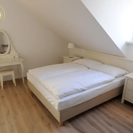 Castanea Nocleg ze śniadaniem 3*