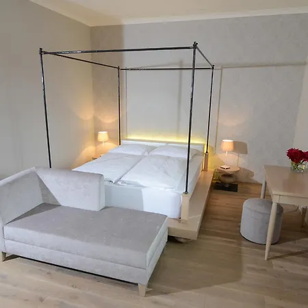 Castanea krevet i doručak 3*