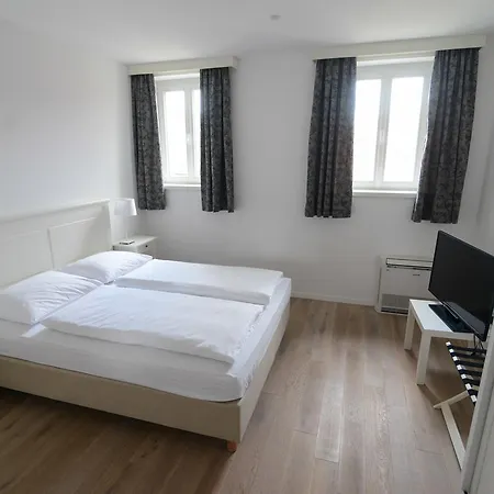 krevet i doručak Castanea 3*