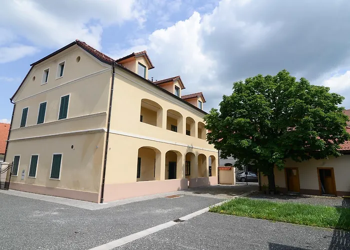 Castanea Frühstückspension 3*