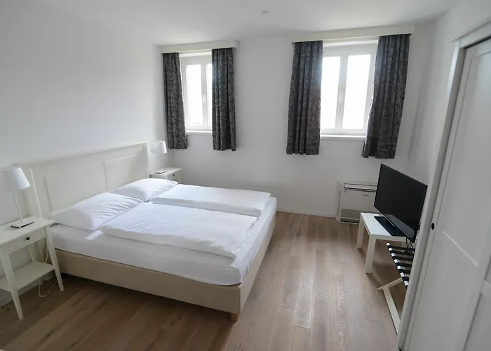 Frühstückspension Castanea 3*